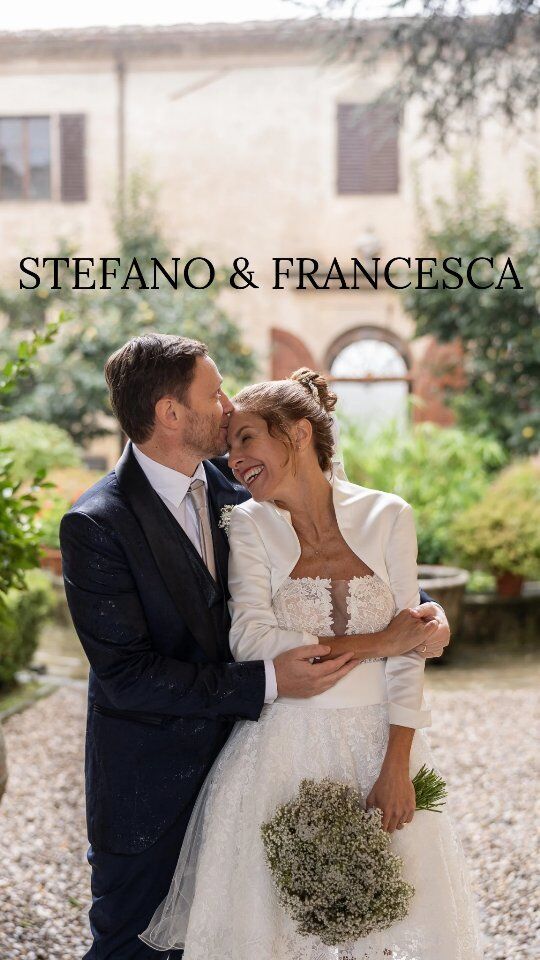 On a splendid October day, Francesca and Stefano crowned their love in the picturesque Tuscan countryside, just a few kilometers from Florence. The chosen location, nestled among gentle hills and lush vineyards, provided an enchanting backdrop for an unforgettable wedding.The wedding theme was inspired by lemons, symbols of freshness and vitality. Guests were welcomed by a burst of yellow and green colors, with decorations that evoked the Mediterranean fruit in every detail. From centerpieces to place cards, every element was lovingly and meticulously curated, creating a joyful and refined atmosphere.#weddingintuscany #italianwedding #lemonwedding@villamediceadililliano @albertocappellini_fiori @ciabattiricevi @arianna_borriello_wedding @amessydesk.graficaeventi @paoloagatensi @chicca75 🤍